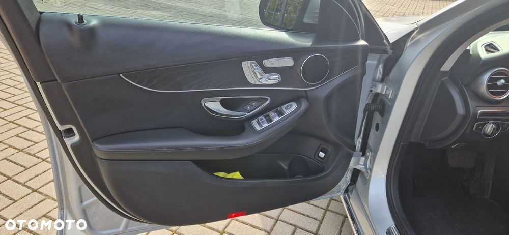 Mercedes-Benz Klasa C 300 7G-TRONIC - 15