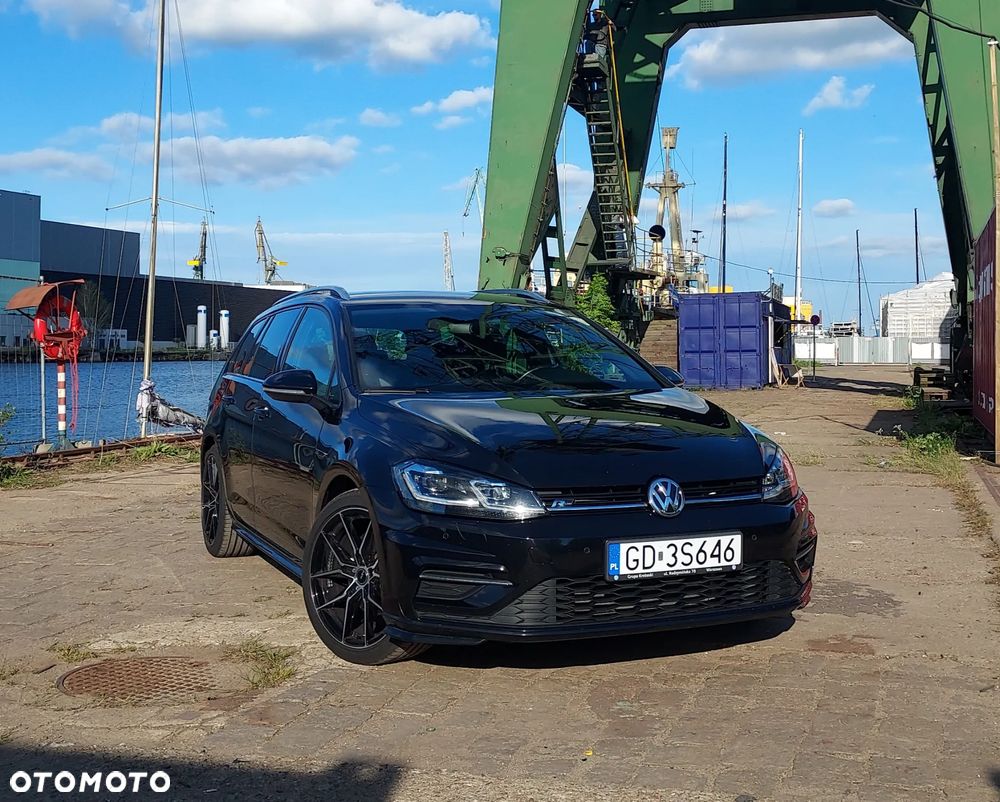 Volkswagen Golf - 1
