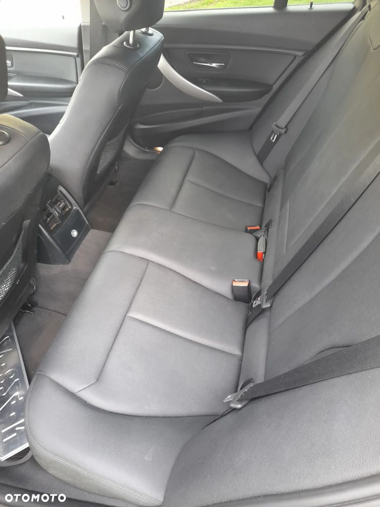 BMW Seria 3 320d Efficient Dynamics - 21