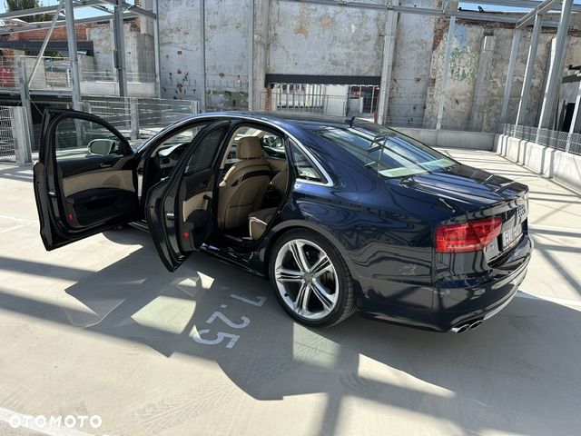 Audi S8 - 5