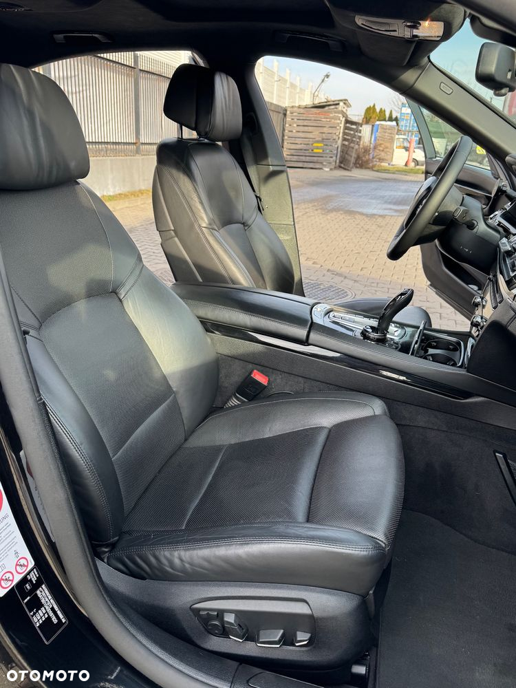 BMW Seria 7 740d xDrive - 10