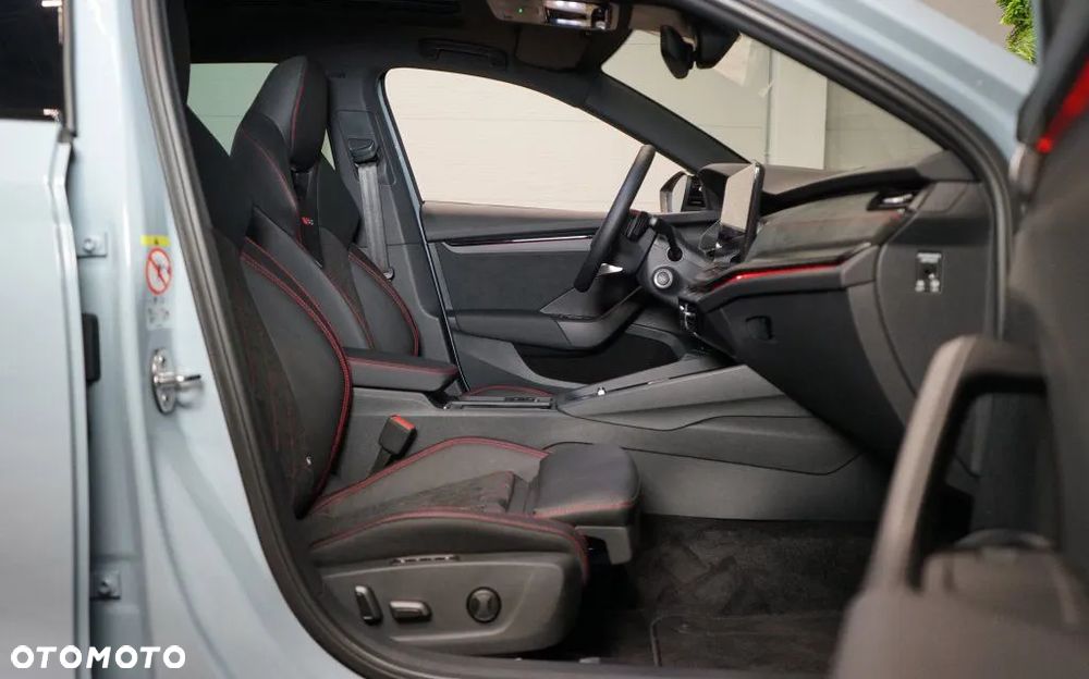Skoda Octavia 2.0 TSI RS DSG - 9