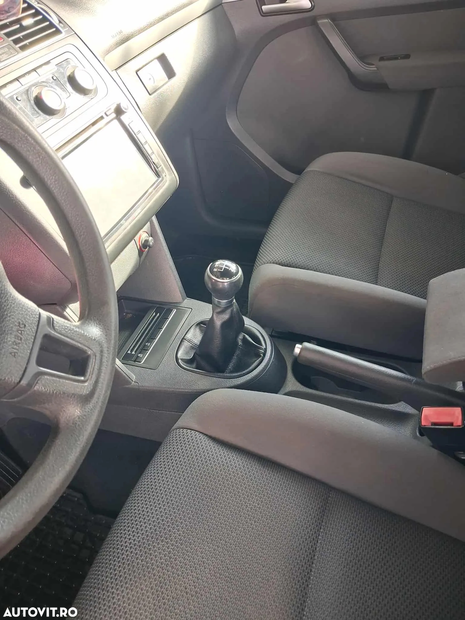 Volkswagen Touran 1.6 TDI BlueMotion Technology Comfortline - 10