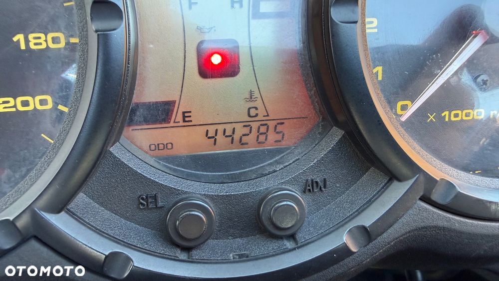 Suzuki V-STROM - 7