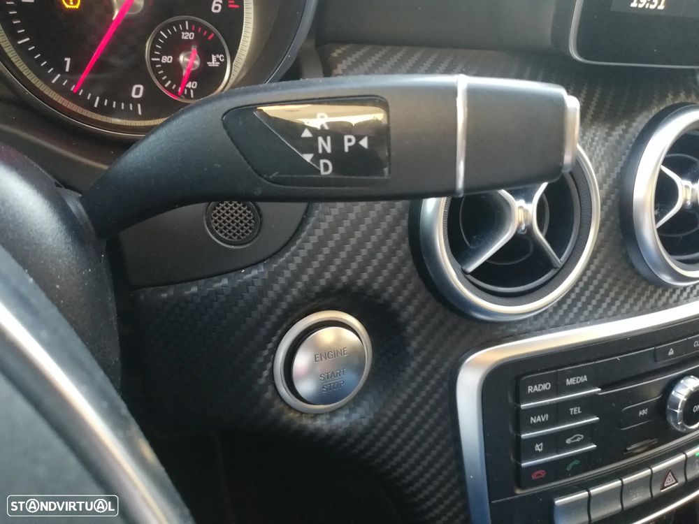 Mercedes-Benz A 200 d 4Matic 7G-DCT AMG Line - 13