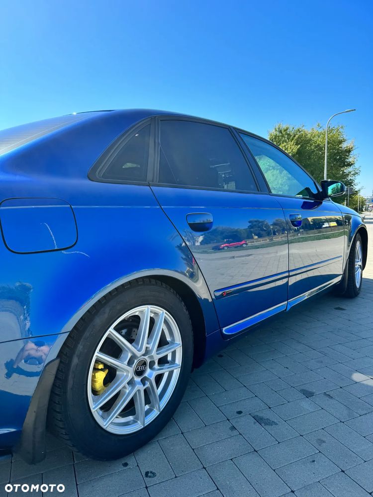 Audi A4 Limousine - 15