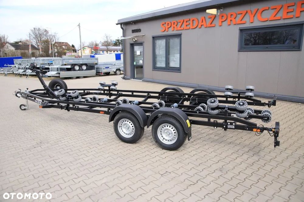 Lorries Przyczepa Podłodziowa PP35-8825 w Kolorze Czarnym Do Łodzi Max 8.6 M DMC 3500 kg Tylne Lampy LED - 5