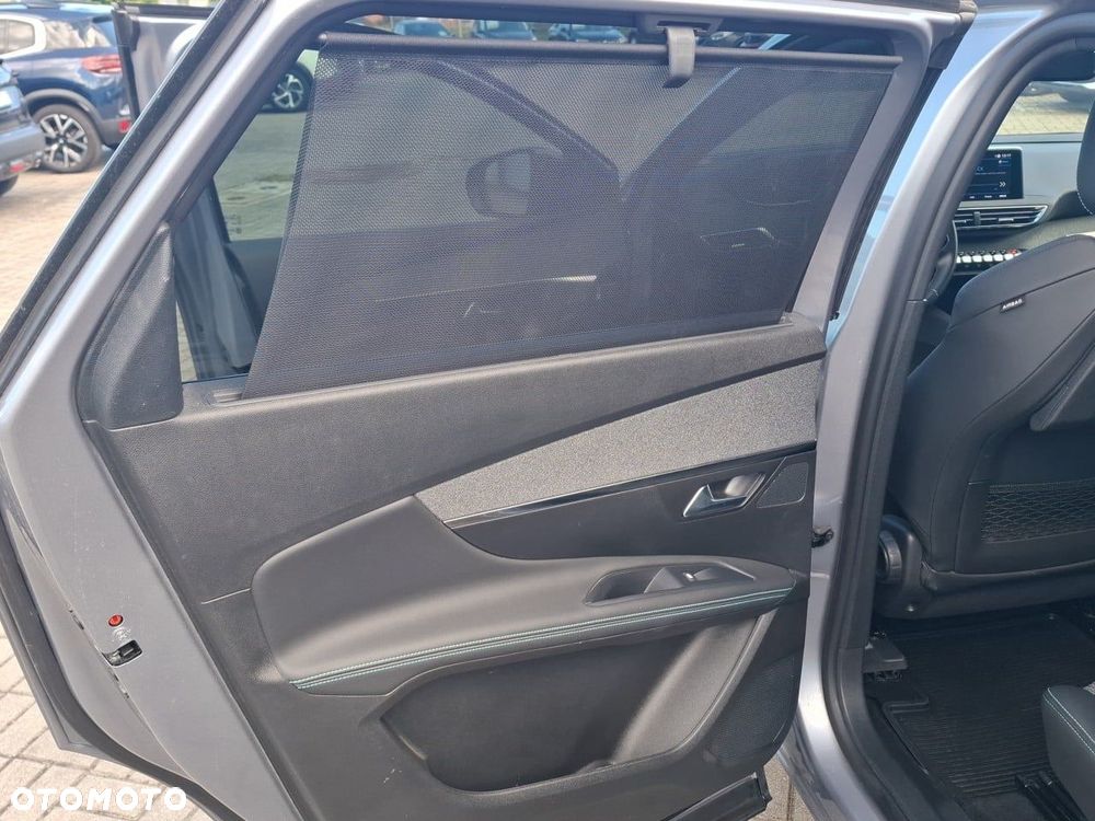 Peugeot 5008 1.2 PureTech mHEV Allure Pack S&S e-DCS6 - 19