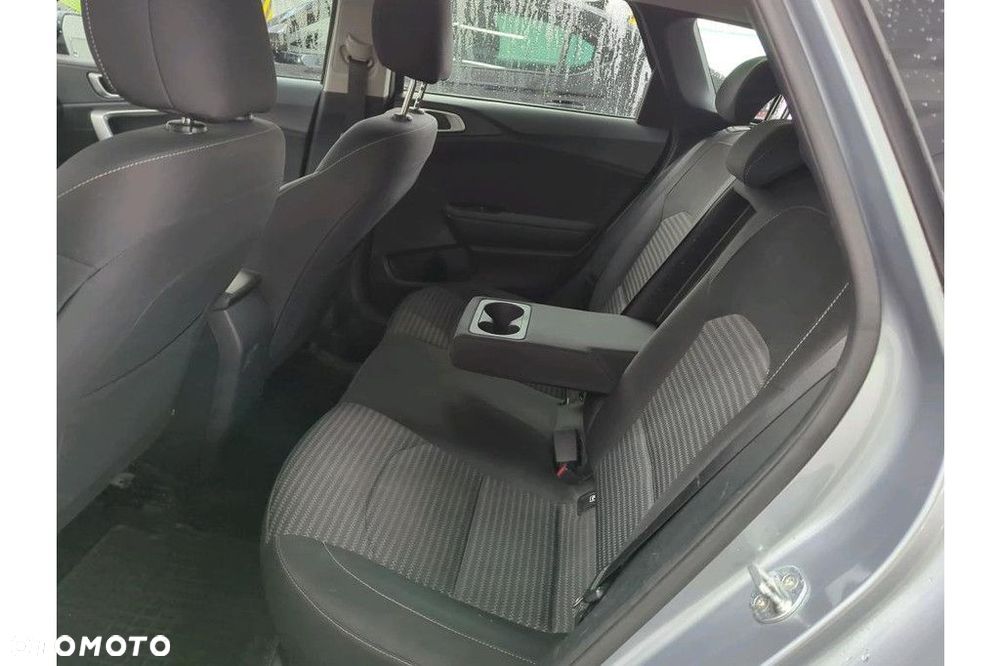 Kia Ceed 1.5 T-GDI M - 8