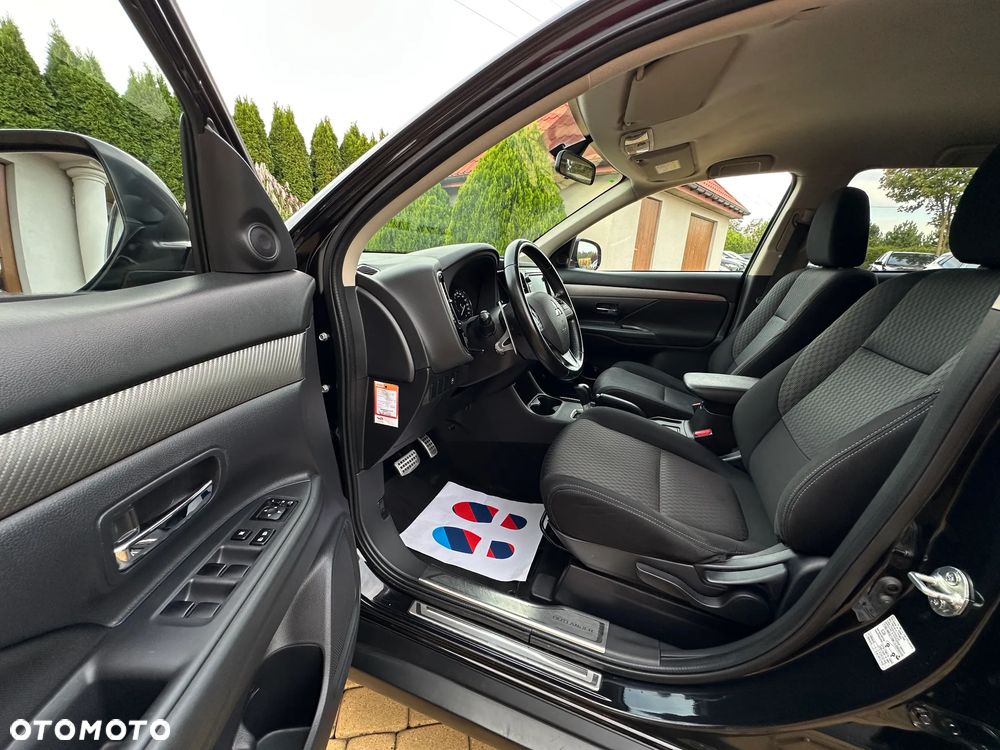 Mitsubishi Outlander - 18