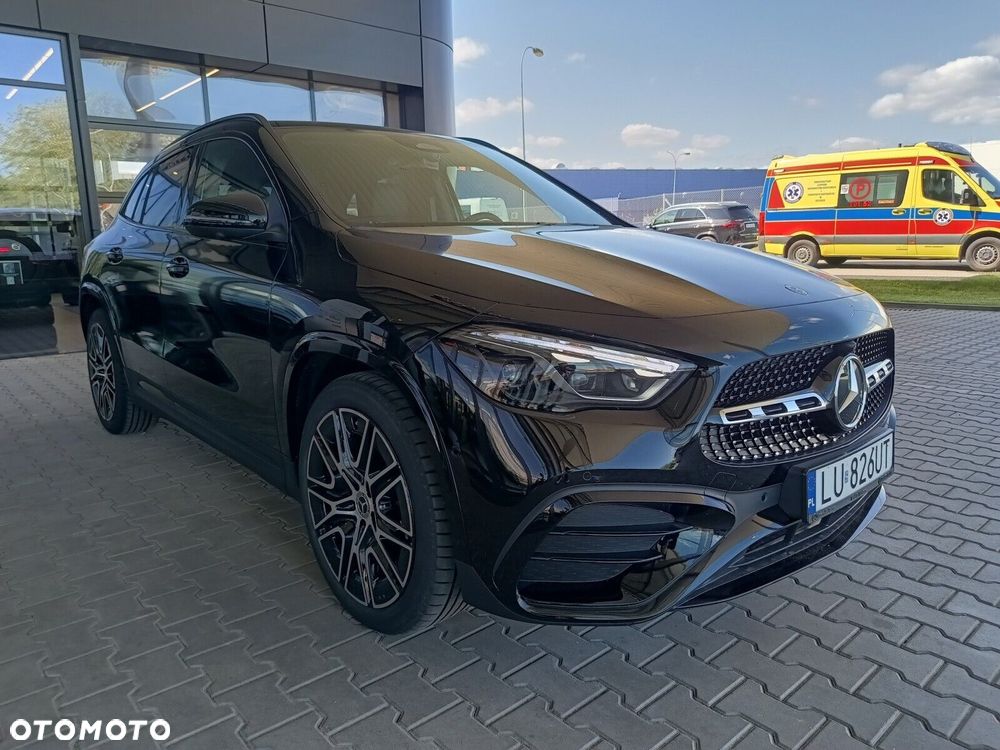Mercedes-Benz GLA - 4
