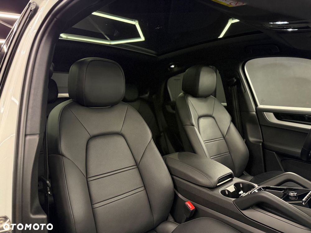 Porsche Cayenne Standard - 18