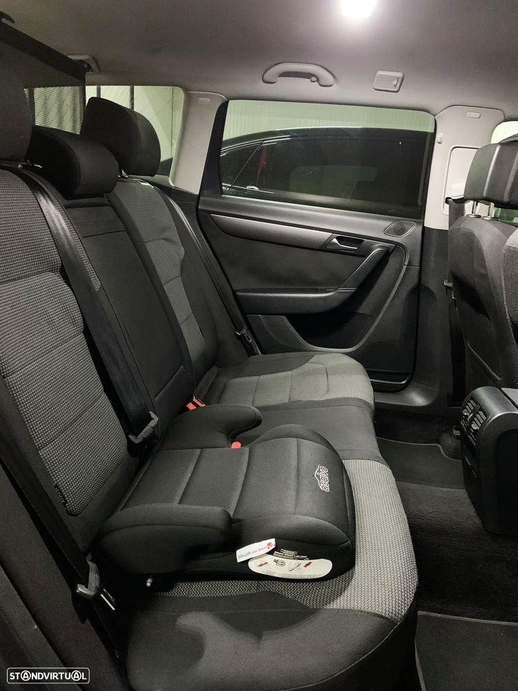 VW Passat Variant 1.6 TDI BlueMotion Comfortline - 8