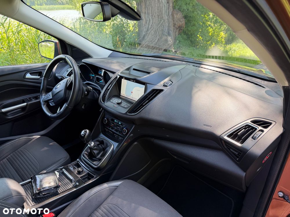 Ford Kuga 2.0 TDCi 2x4 Titanium - 12