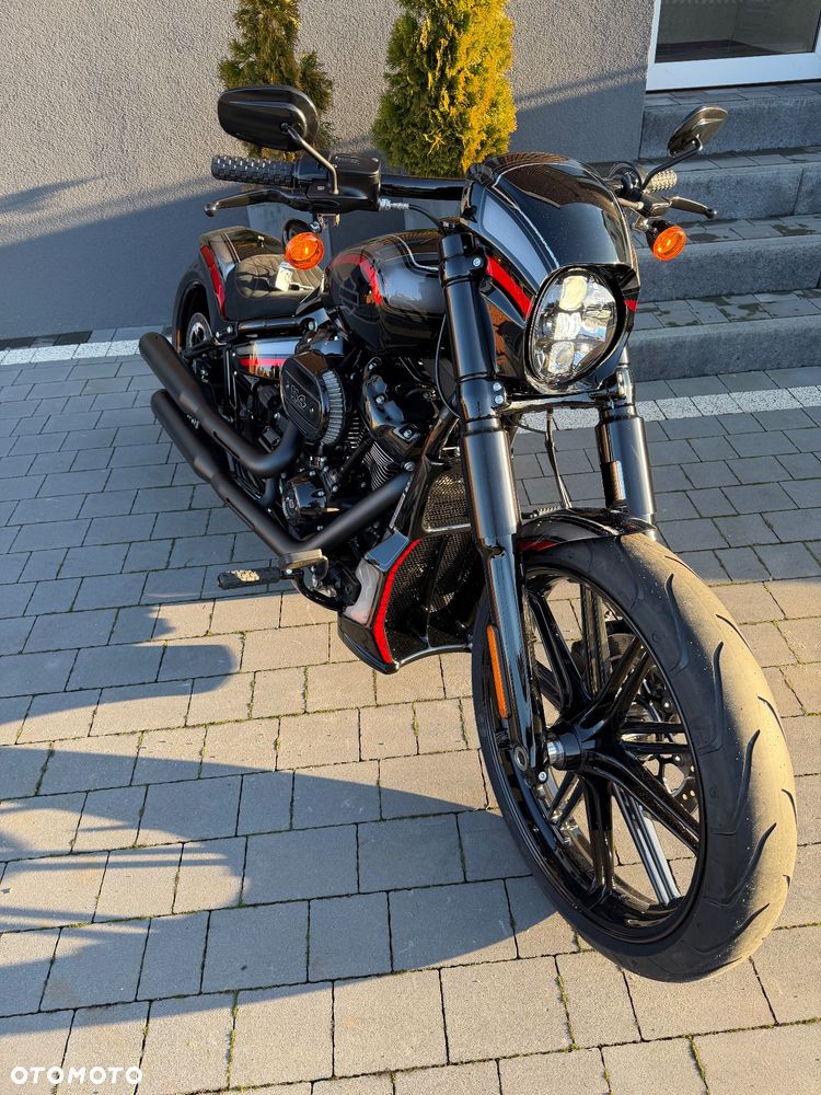 Harley-Davidson Softail Breakout - 3