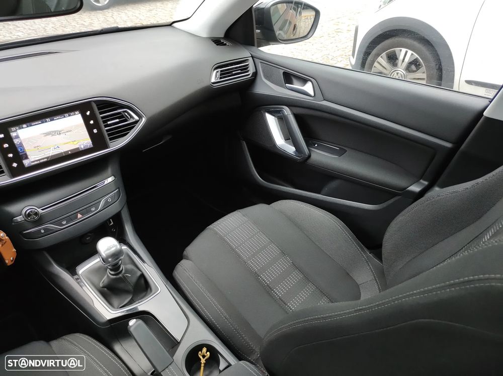 Peugeot 308 SW BlueHDi 120 Stop & Start Allure - 21