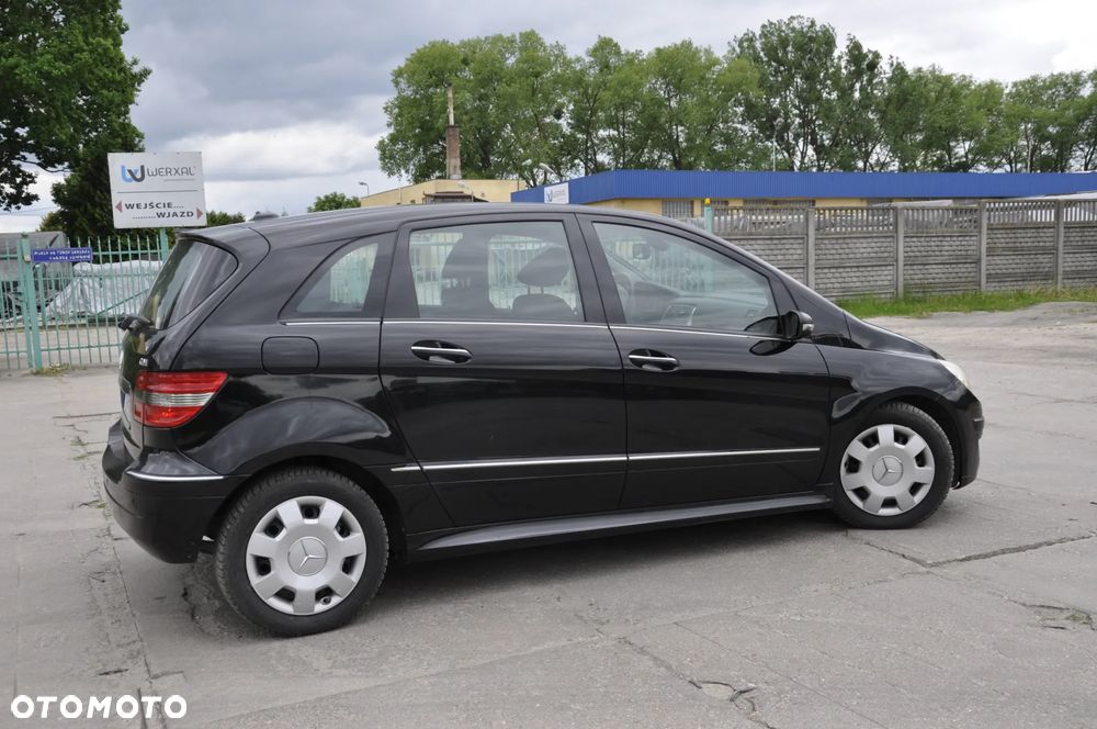Mercedes-Benz Klasa B 180 CDI Autotronic - 13