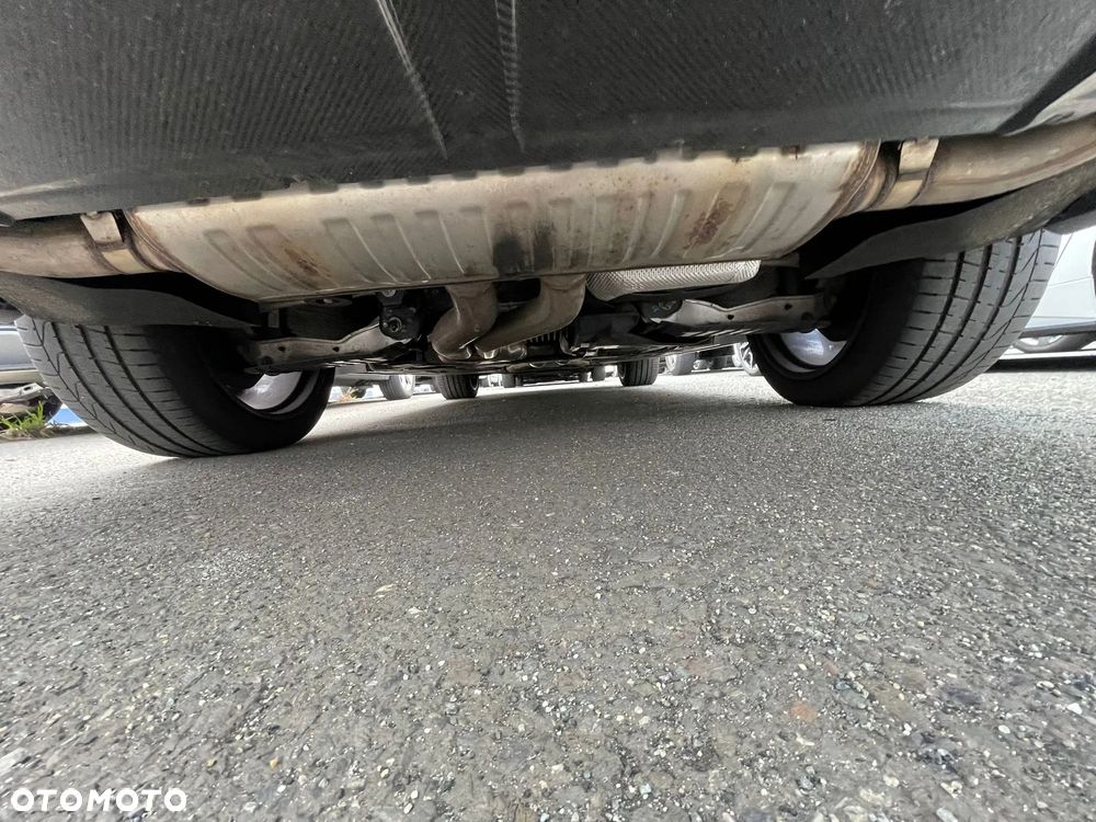 Bentley Bentayga W12 - 21