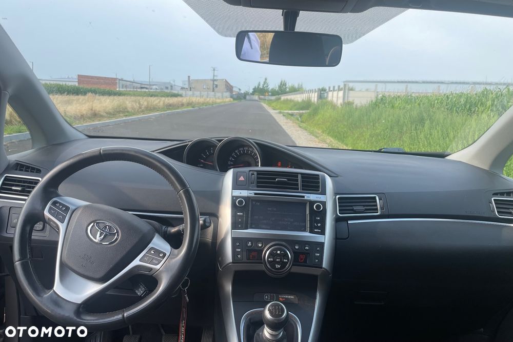 Toyota Verso 1.6 D-4D Premium - 9