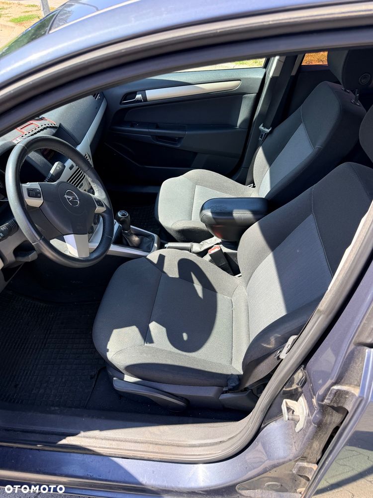 Opel Astra 1.6 Sport - 10