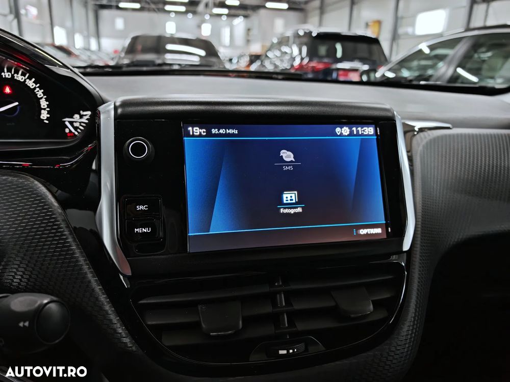 Peugeot 2008 PureTech 130 Stop&Start EAT6 Signature - 15