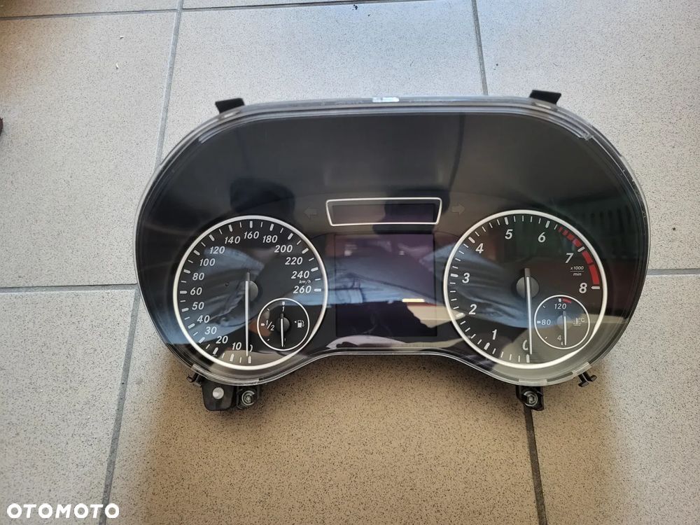 LICZNIK MERCEDES W246 A1769007701 0263700112 - 1