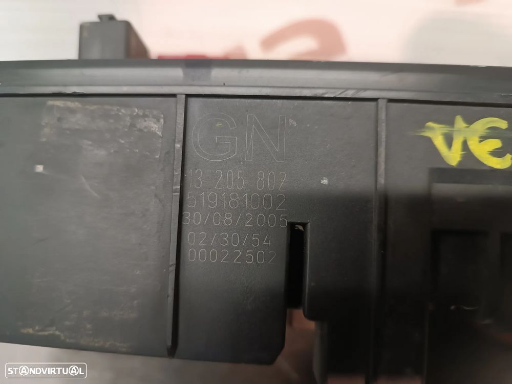 CAIXA DE FUSIVEIS OPEL VECTRA C REF: 13205802 519181002 - 2