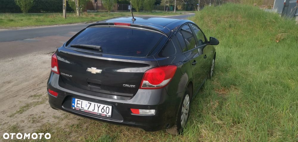 Chevrolet Cruze 1.8 Base - 13