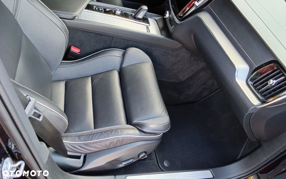 Volvo V60 B5 B R-Design - 35