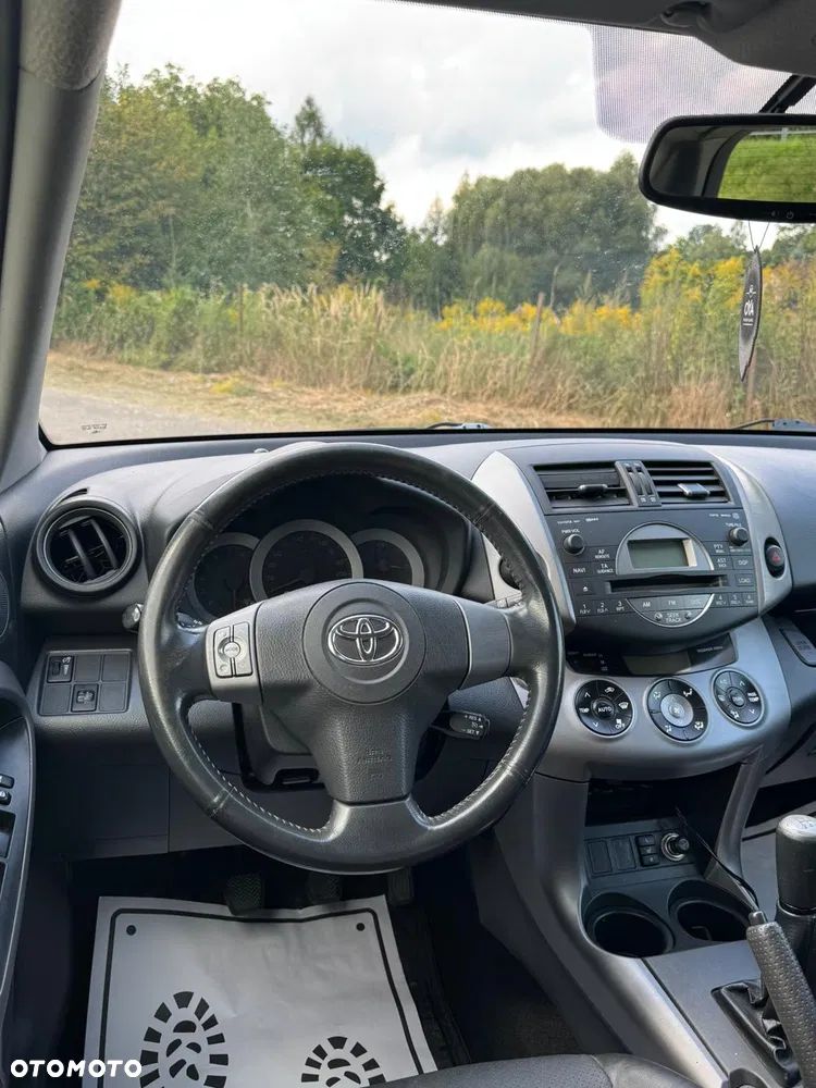 Toyota RAV4 - 12