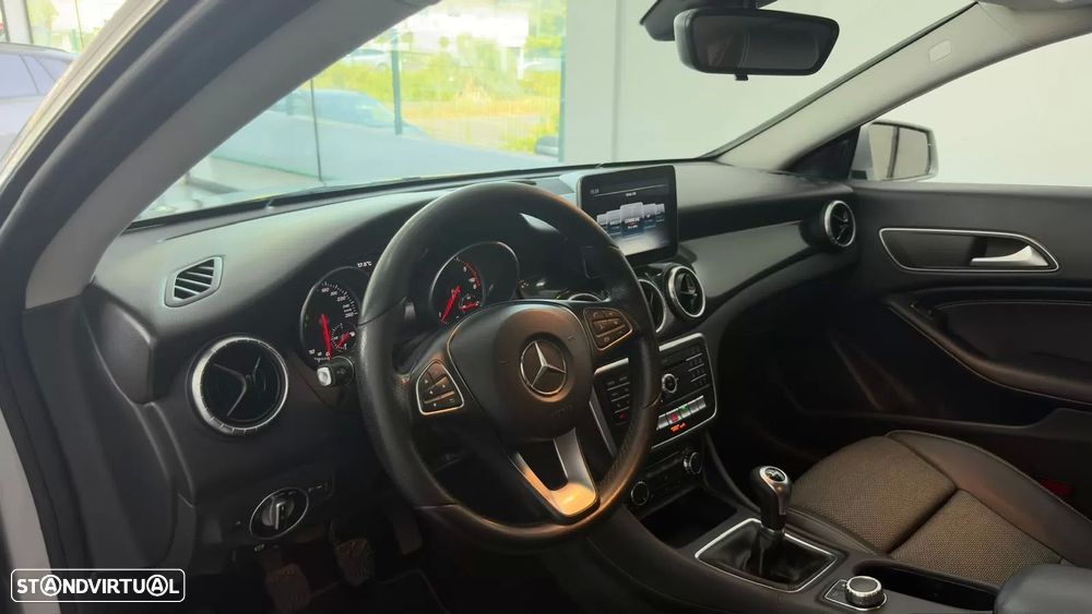 Mercedes-Benz CLA 180 d Shooting Brake Urban - 18