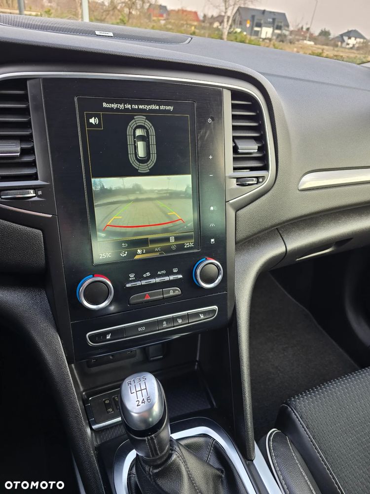 Renault Megane BLUE dCi 115 BOSE EDITION - 8