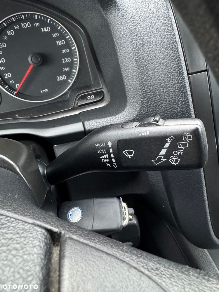 Volkswagen Golf - 24