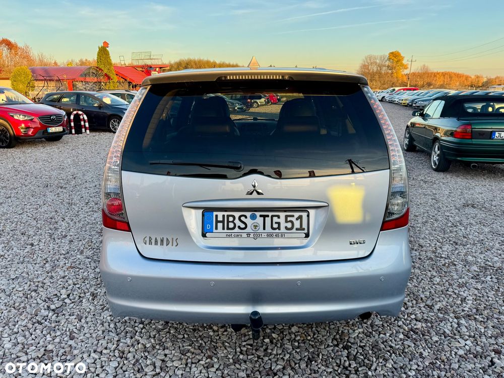 Mitsubishi Grandis 2.0 DI-D 6-Sitzer Intense - 18
