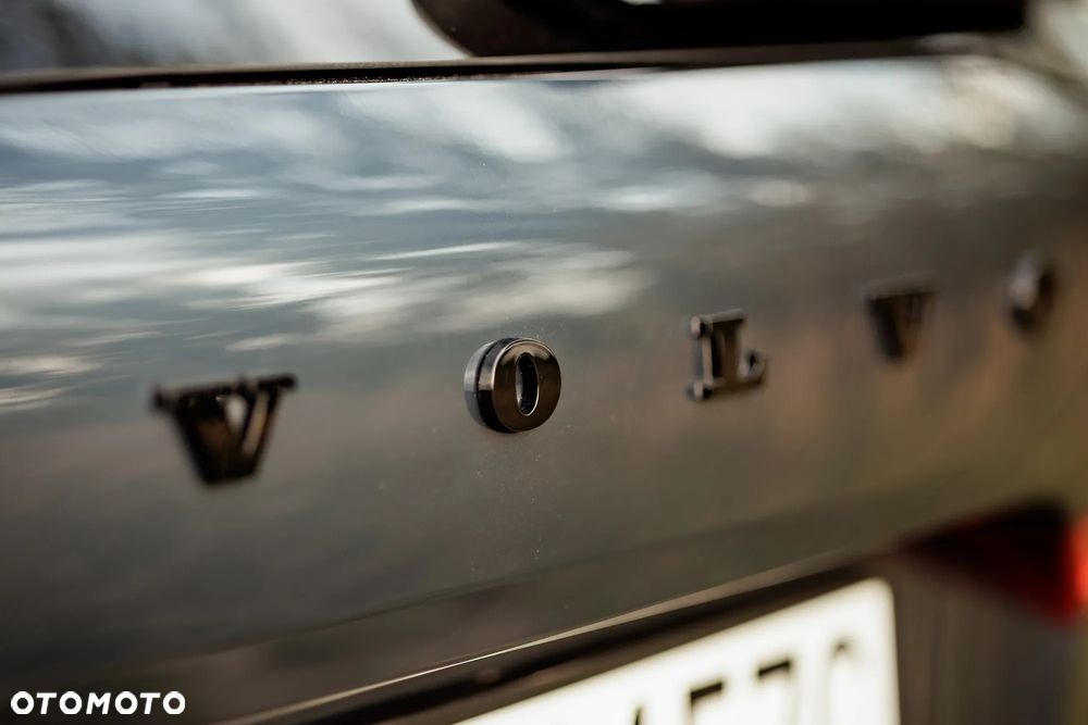 Volvo XC 60 B5 B AWD Plus Dark - 22