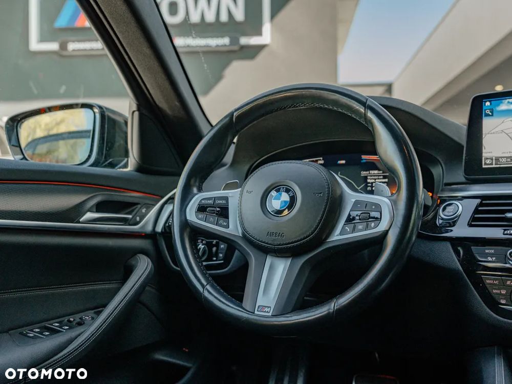 BMW Seria 5 520d xDrive mHEV M Sport sport - 7