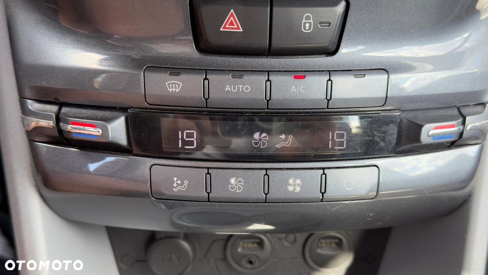 Peugeot 208 1.6 VTi Allure - 12