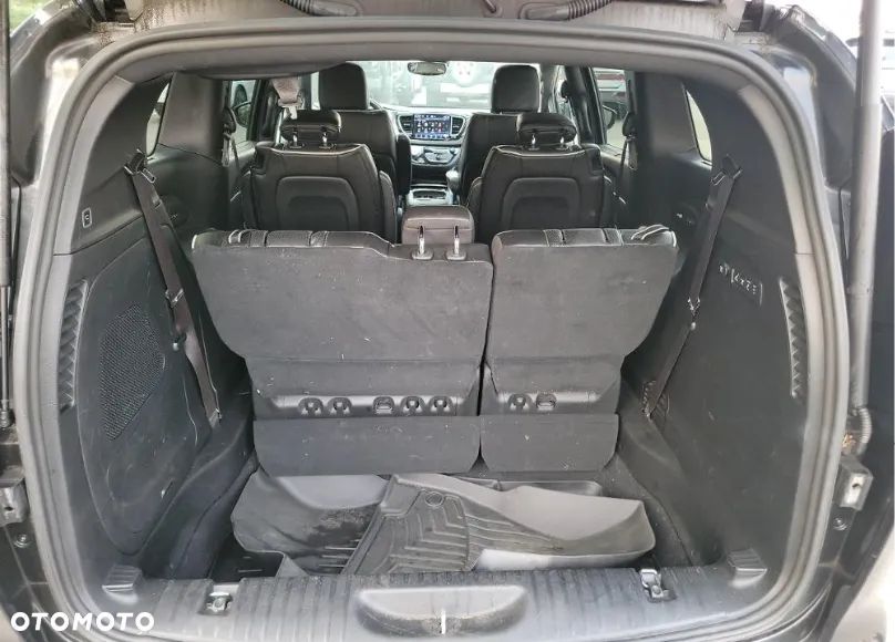 Chrysler Pacifica - 14