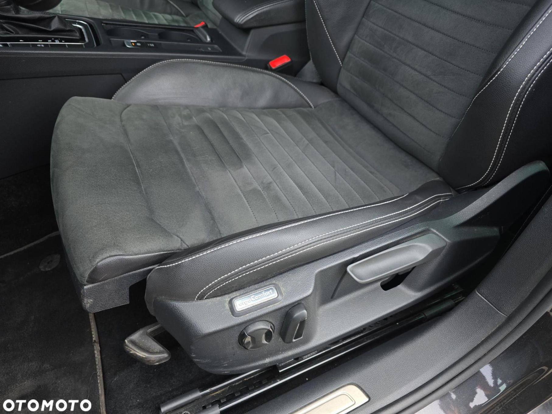 Volkswagen Passat 2.0 TDI EVO Elegance DSG - 12