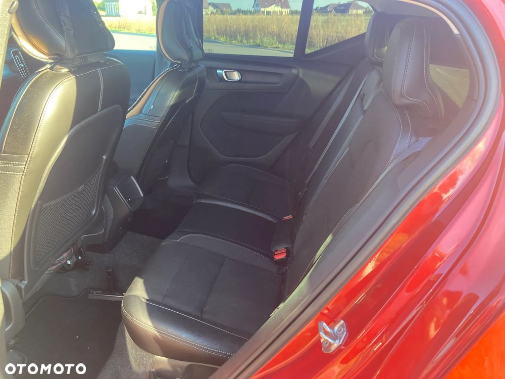 Volvo XC 40 T3 Geartronic Momentum - 11
