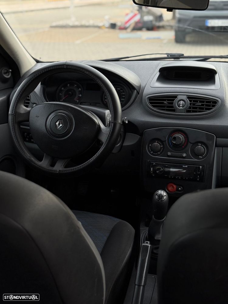 Renault Clio - 2