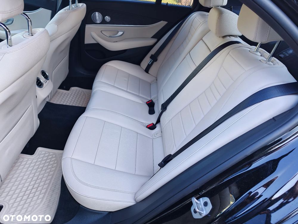 Mercedes-Benz Klasa E 220 d 4-Matic Avantgarde - 26