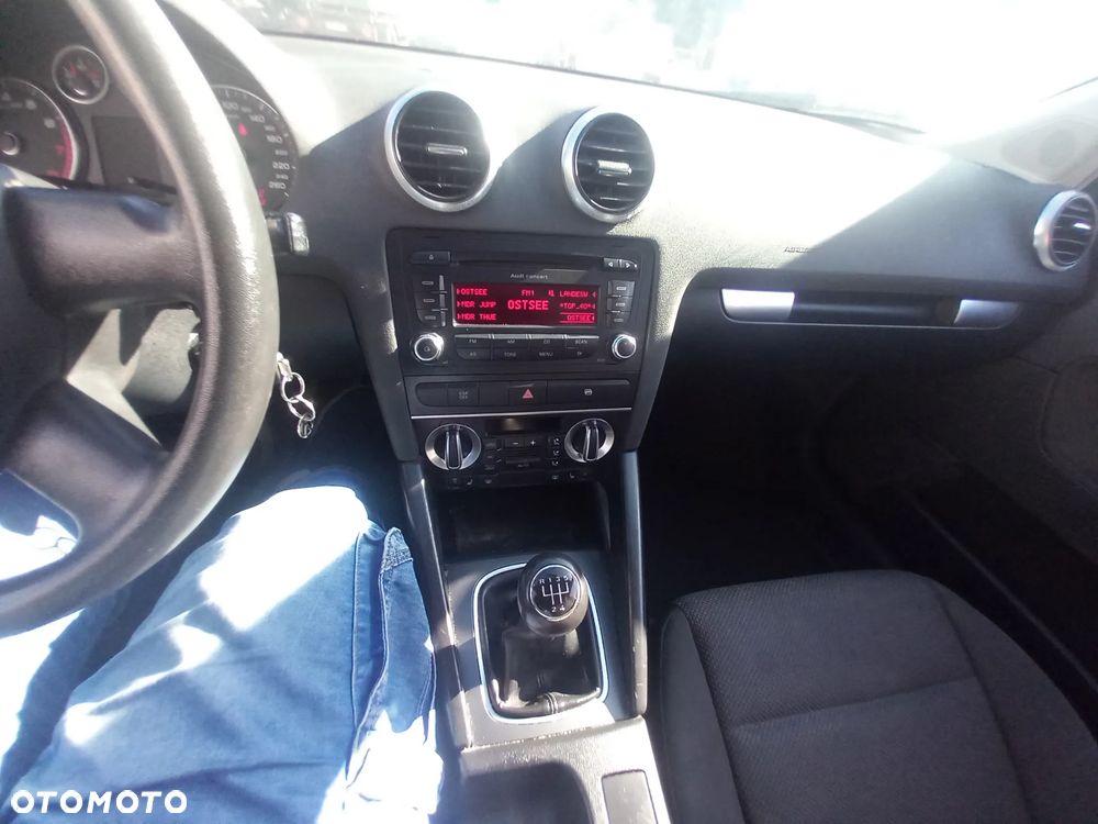 Audi A3 Sportback 1.6 Ambition - 29