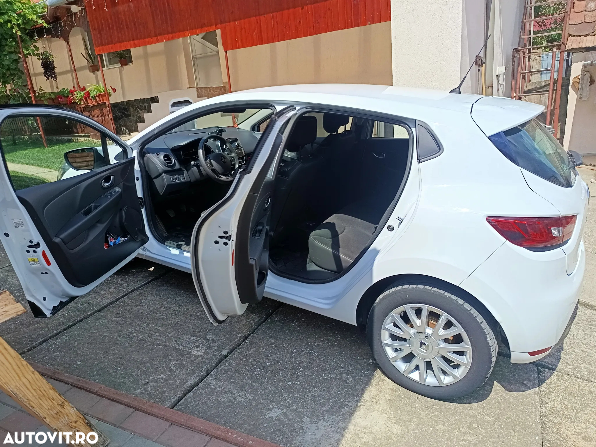 Renault Clio IV TCe Life Evo - 3