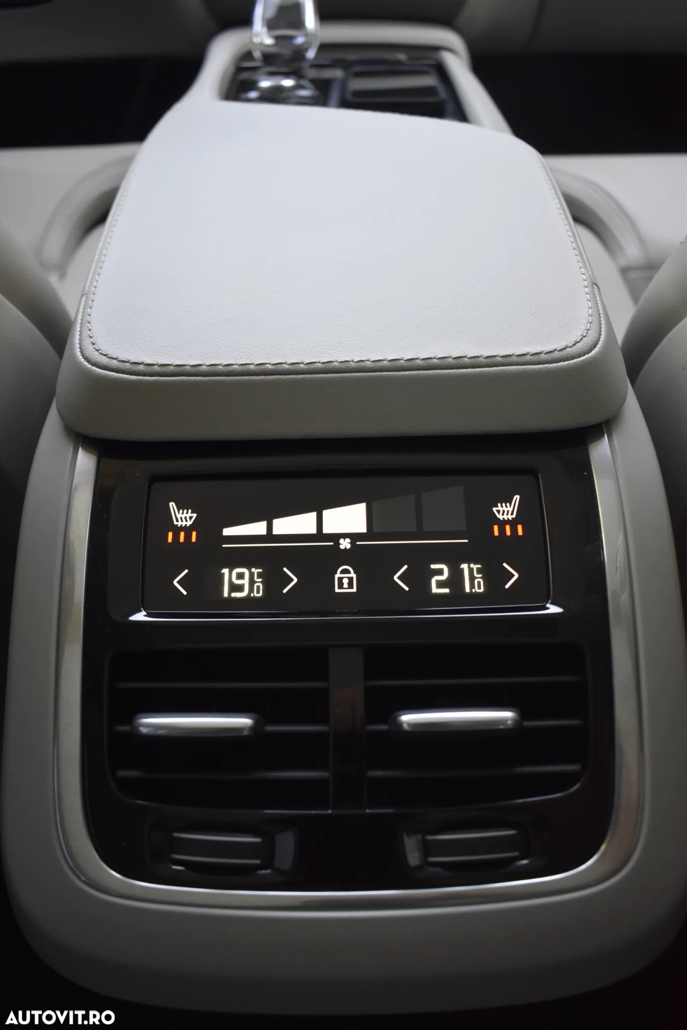 Volvo XC 90 B5 MHEV AWD 7 locuri Ultimate Bright - 32