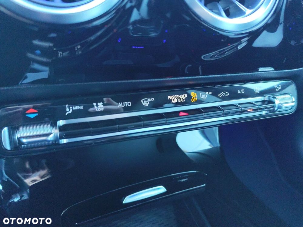 Mercedes-Benz CLA - 21