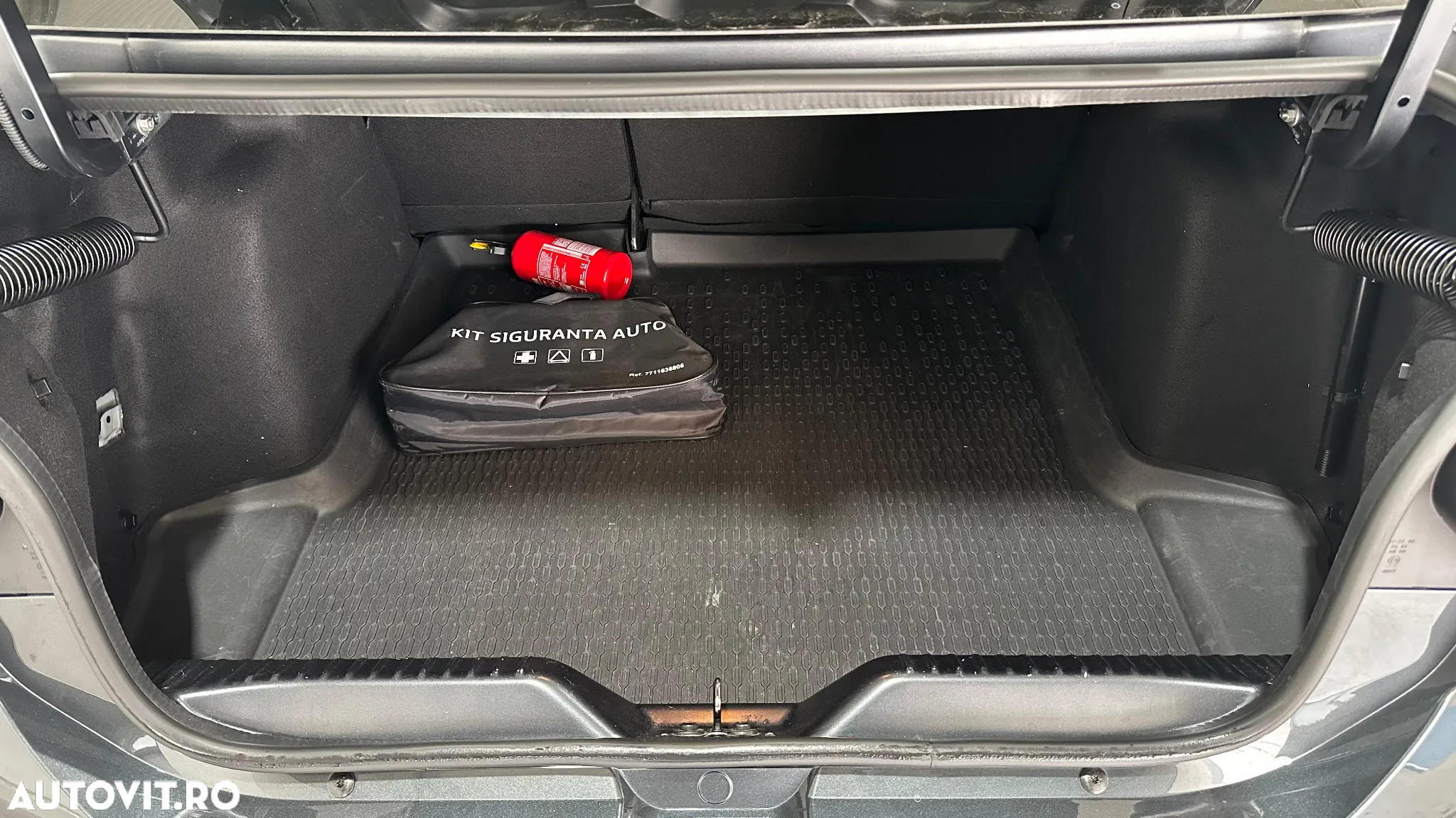 Dacia Logan ECO-G 100 MT6 Prestige+ - 11