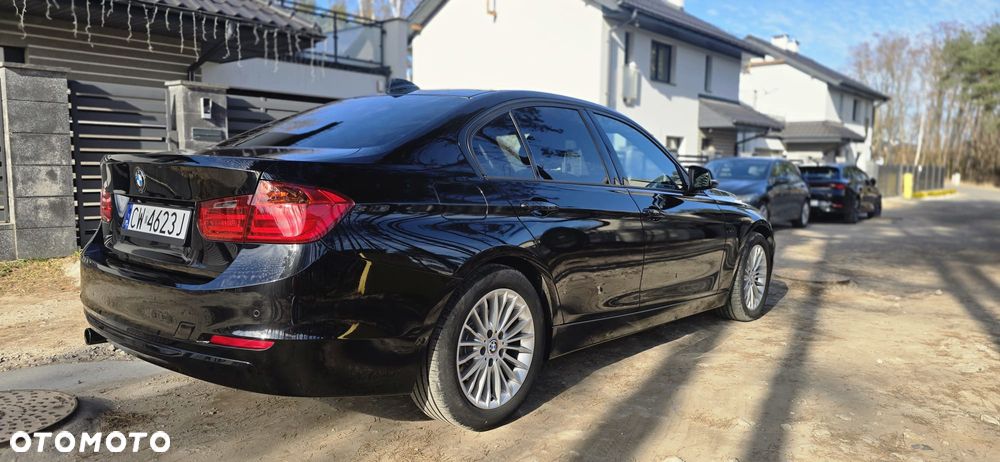BMW Seria 3 318d DPF Edition Sport - 21