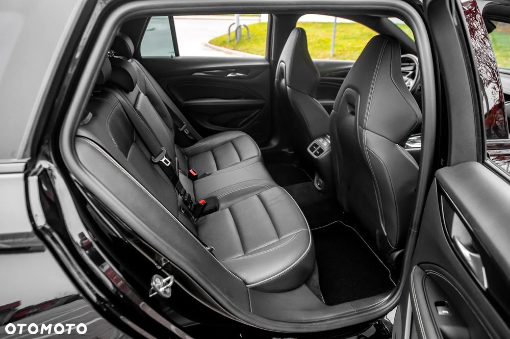 Opel Insignia 2.0 T 4x4 GSi S&S - 10