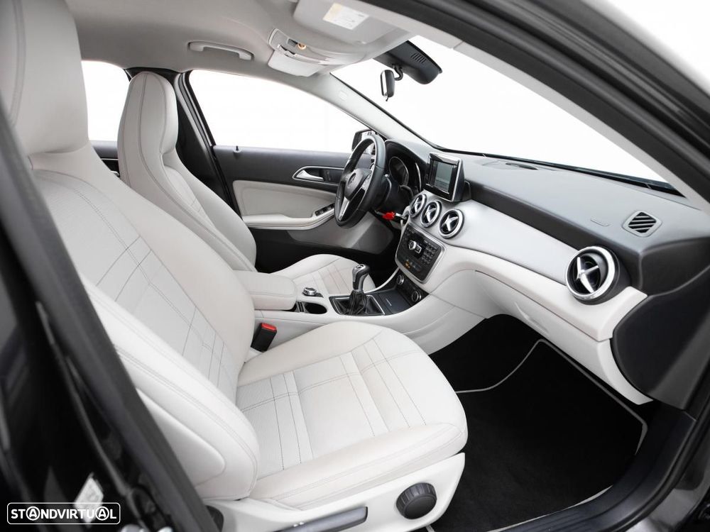 Mercedes-Benz GLA 180 - 9